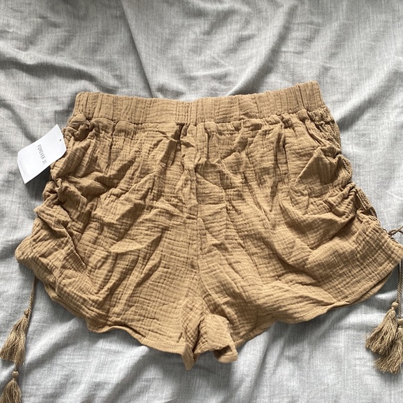 olive side tie shorts - Picture 2 of 3